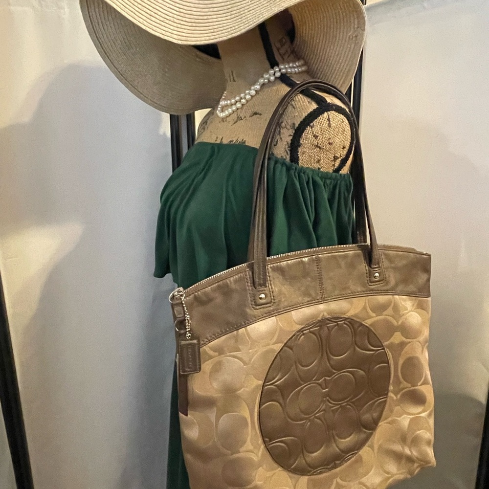 Coach Handbag - Picture 3 of 12